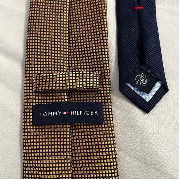 TOMMY HILFIGER Silk Brown Checkered Men's Tie - Picture 4 of 5